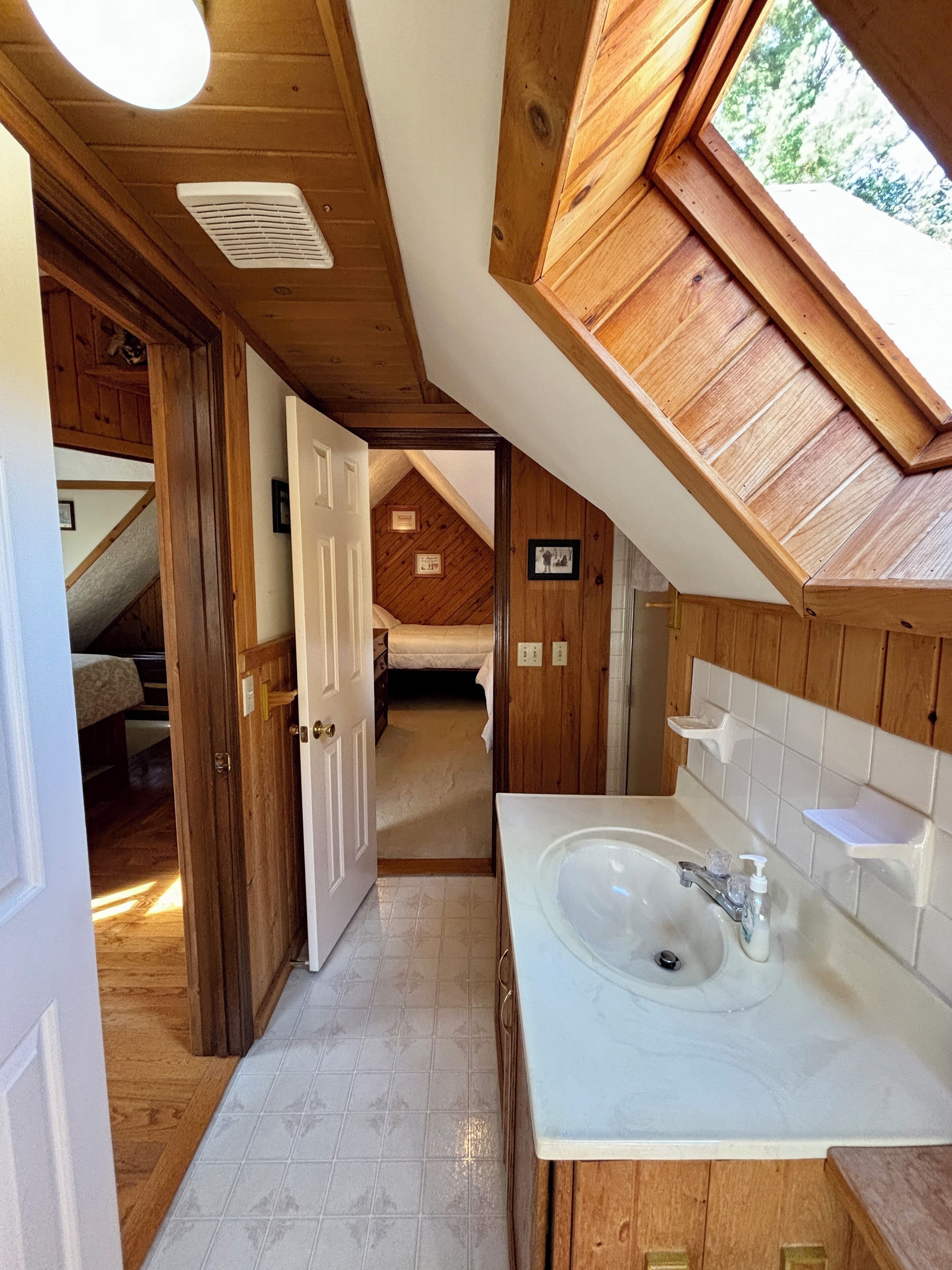 15 chambres, bureau, fer et planche à repasser, Wi-Fi gratuit