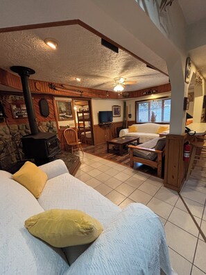 15 bedrooms, desk, iron/ironing board, free WiFi