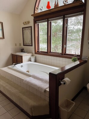 Shower, jetted bath, hair dryer, soap - HUGE 3 Home Lodge For Large Groups, Lots of Space For Entertaining & Privacy! (Great Valley)
