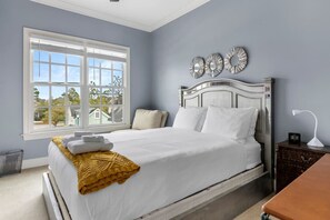 3 Schlafzimmer, Schreibtisch, Bügeleisen/Bügelbrett, WLAN