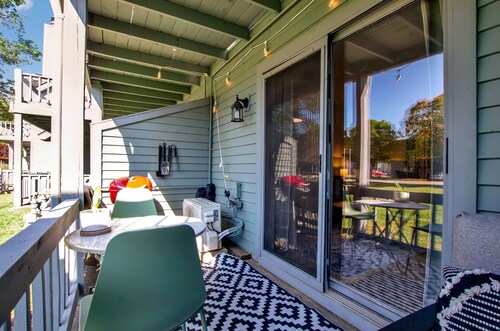 Cozy Studio Near Holiday Valley & Village