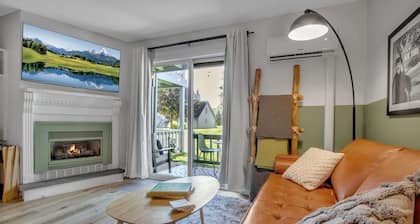 Cozy Studio, Walk or Bike to Holiday Valley or Town, A/C