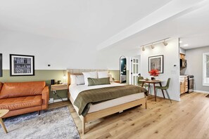 1 slaapkamer, een strijkplank/strijkijzer, wifi, beddengoed