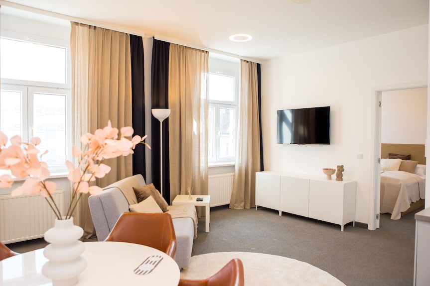 Spacious A1 Dolac Apartment In Charming Center Of Zagreb - Zagreb