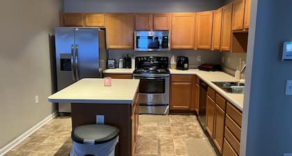 30 Day Minimum Stay - 2 Bedroom 2 Bathroom Condo