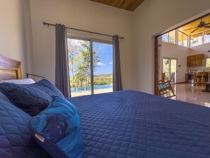1 bedroom, desk, travel crib, WiFi - Ocean View Hilltop Villa with Infinity Pool 25 Minutes from Tamarindo (Paraiso)