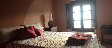 1 bedroom, iron/ironing board, travel crib, WiFi