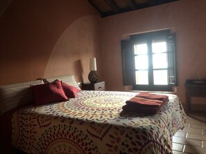 1 slaapkamer, een strijkplank/strijkijzer, reisbedje, wifi