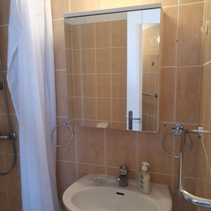 Bathroom - Studio/scenic Views/pool/air Con/near Attractions (Pegeia)