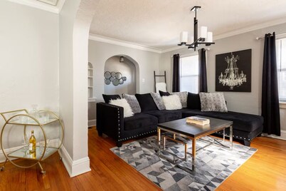 Loop Luxe in University City