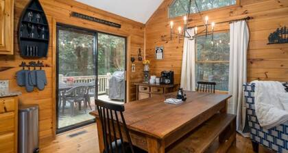 Family Vacay in the MTN's with Hot Tub, Fire pit, Pools & Dog Friendly w/ Games