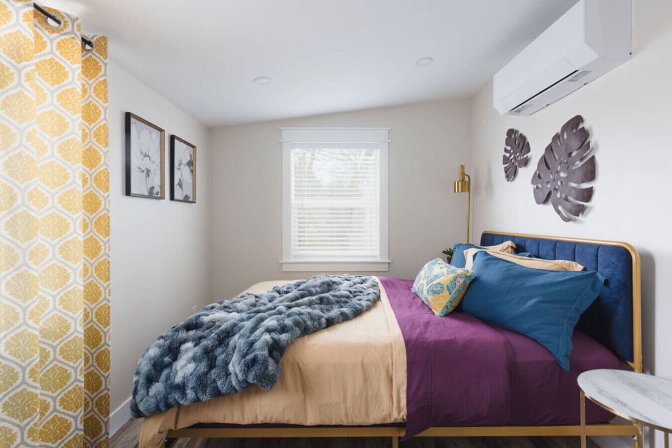 Desk, iron/ironing board, travel cot, WiFi