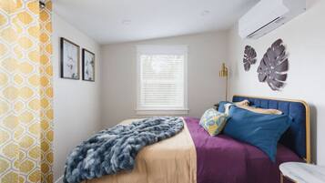 Desk, iron/ironing board, travel cot, WiFi