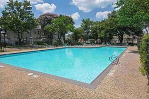 Pool - Luxuries Townhouse 24hr security (Houston)