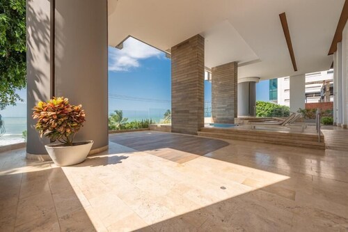 Luxury 3 Bedroom Oceanfront Oasis Retreat! A+ Bocagrande Location