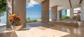 Luxury 3 Bedroom Oceanfront Oasis Retreat! A+ Bocagrande Location