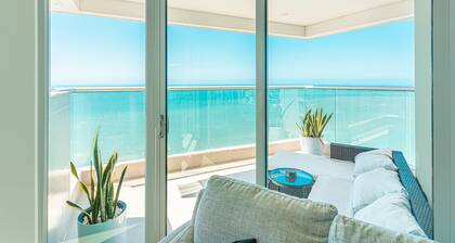 Luxury 3 Bedroom Oceanfront Oasis Retreat! A+ Bocagrande Location
