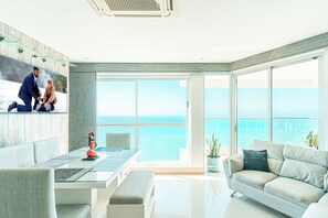 TV connectée, livres, chaßne hi-fi