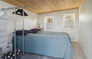 3 makuuhuonetta, silitysrauta/-lauta, ilmainen Wi-Fi