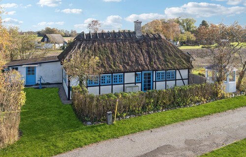 Amazing home in Horslunde with kitchen