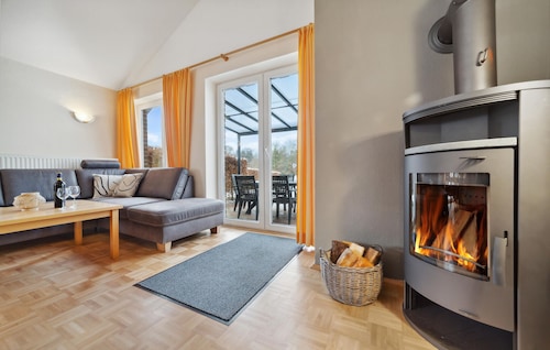 Beautiful home in Haren with kitchen