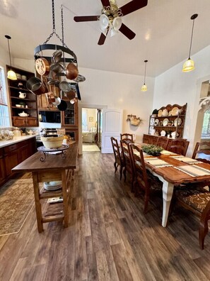 Dining - The Shopkeeper's Cottage ~ CHIC! (Amador City)