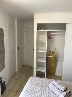 3 chambres, fer et planche Ă repasser, Wi-Fi, draps fournis