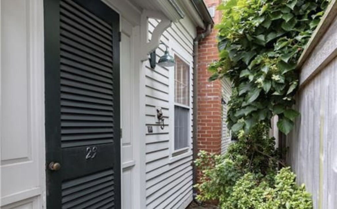 Perfect 1 bedroom 1 bath cottage in the heart of Stonington Borough