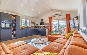 Smart TV - Beautiful apartment in Labin with WiFi (Labin)