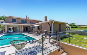 Pool - Beautiful apartment in Labin with WiFi (Labin)