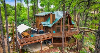 Furnished Deck + Forest Views: Pine Retreat!