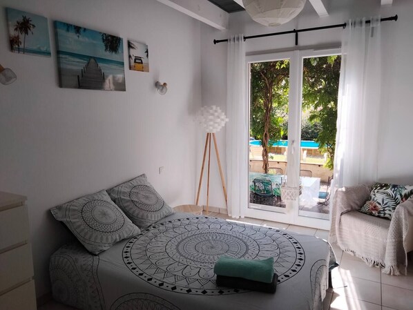 4 chambres, fer et planche à repasser, Wi-Fi gratuit, draps fournis