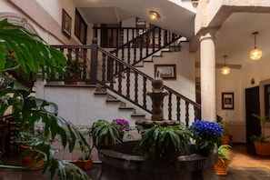 Terrace/patio - Hotel Refugio Victoria (Morelia)