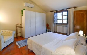 3 Schlafzimmer, Reisekinderbett, kostenloses WLAN, Bettwäsche