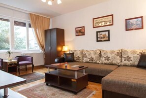 TV - Modern Cozy Apartment (Beograd)