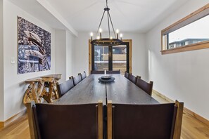 Dining - Tamarack Steamside Deluxe Chalet - Private Hot Tub (Canmore)