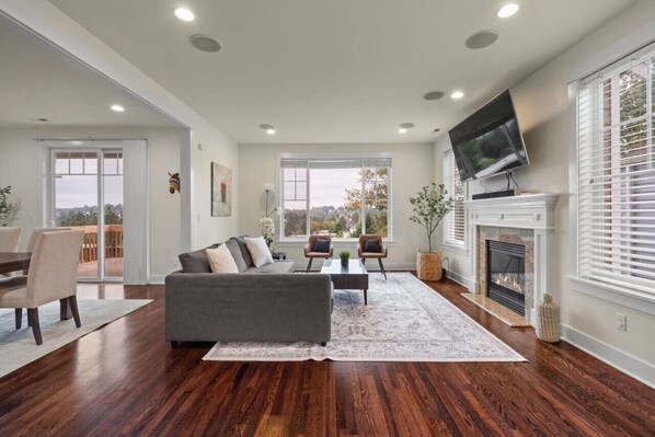 TV, fireplace - Spacious Seward Park Home for 8! (Seattle)