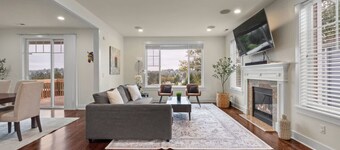 Spacious Seward Park Home for 8!