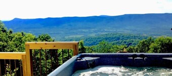 Lookout Cabin in the mountains, Amazing Views!