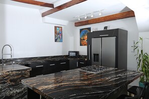 Fridge, microwave, oven, stovetop - Keep It Green House  (Puerto Viejo de Talamanca)