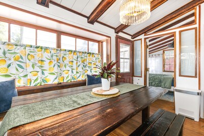 Downtown SLO Eclectic Victorian-Sleeps 12