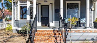 Downtown SLO Victorian+Sleeps 12+Walkable+Private