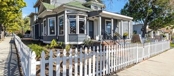 Downtown SLO Eclectic Victorian-Sleeps 12