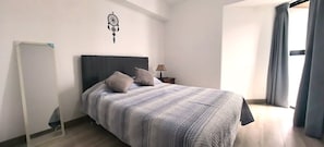 2 bedrooms, desk, iron/ironing board, travel cot