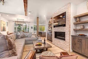 TV, fireplace, offices