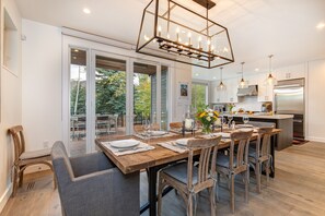 Dining - Abode at Sugar Magnolia (Jackson)