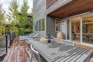 Outdoor dining - Abode at Sugar Magnolia (Jackson)