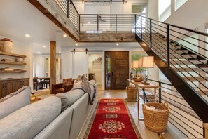 TV, fireplace, offices