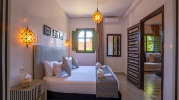 Executive Suite | In-room safe, iron/ironing board, free WiFi