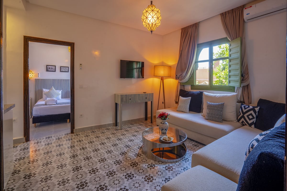 Executive Suite | Living area